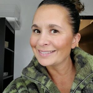 Meet your Posher, Venessa